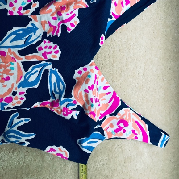 V-neck Lilly Dress - Picture 4 of 5